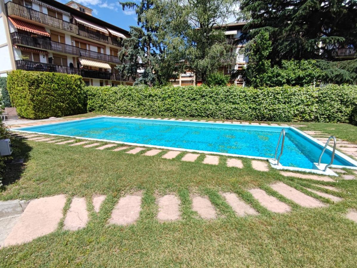 Corn Under: Eigentumswohnung mit Außenpool Meran Exterior foto
